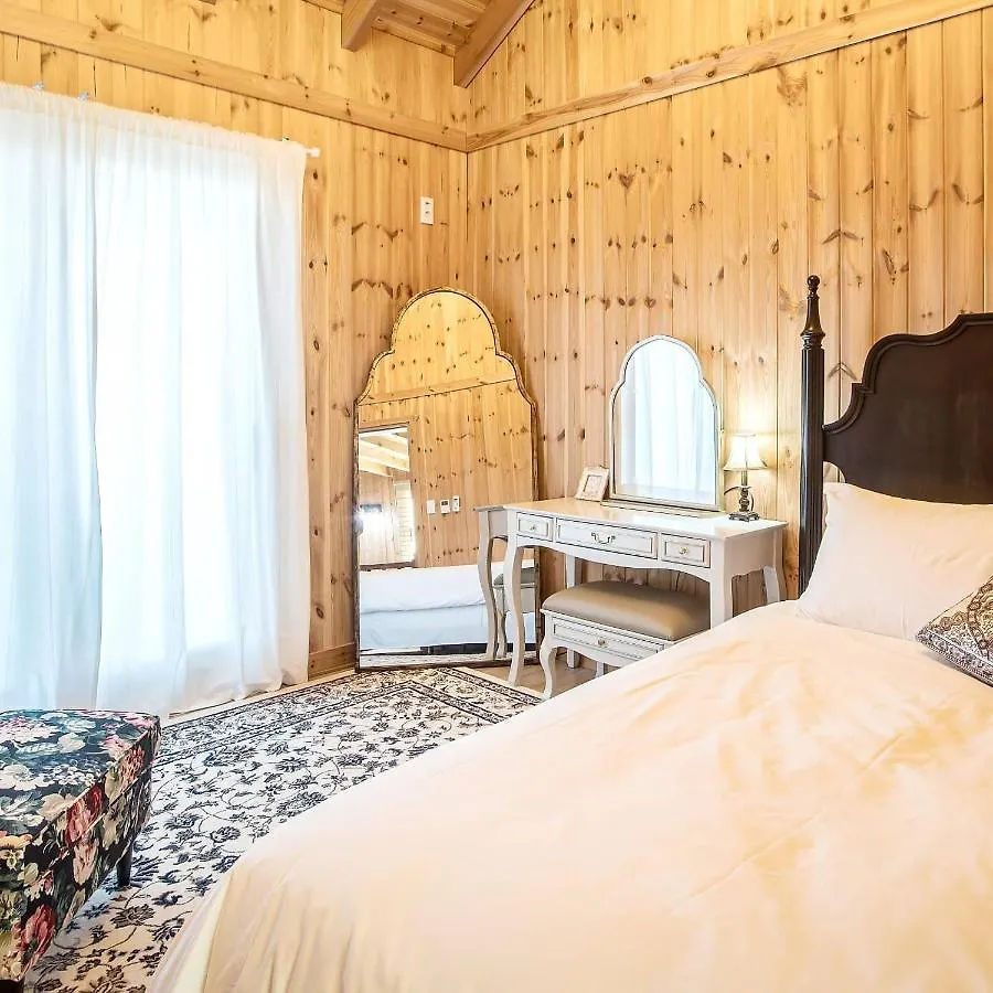 Holiday home Lalala The Pretty Hyeopjae Pension