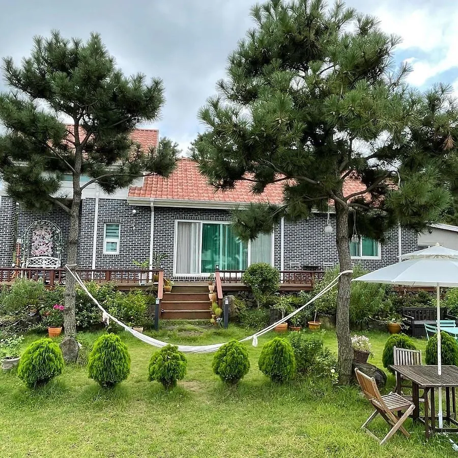 Holiday home Lalala The Pretty Hyeopjae Pension